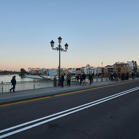 Betis Deluxe Riverside Sevilla Exterior foto